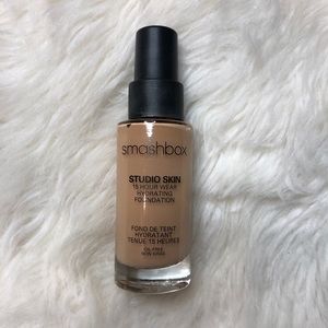 Smashbox Makeup - NWT Smashbox Studio Skin Foundation Smashbox Makeup - NWT Smashbox Studio Skin Foundation